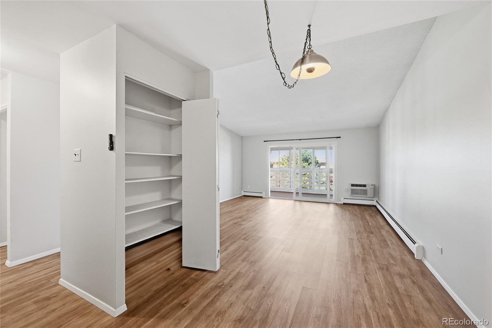 MLS Image #7 for 350 s clinton street,denver, Colorado