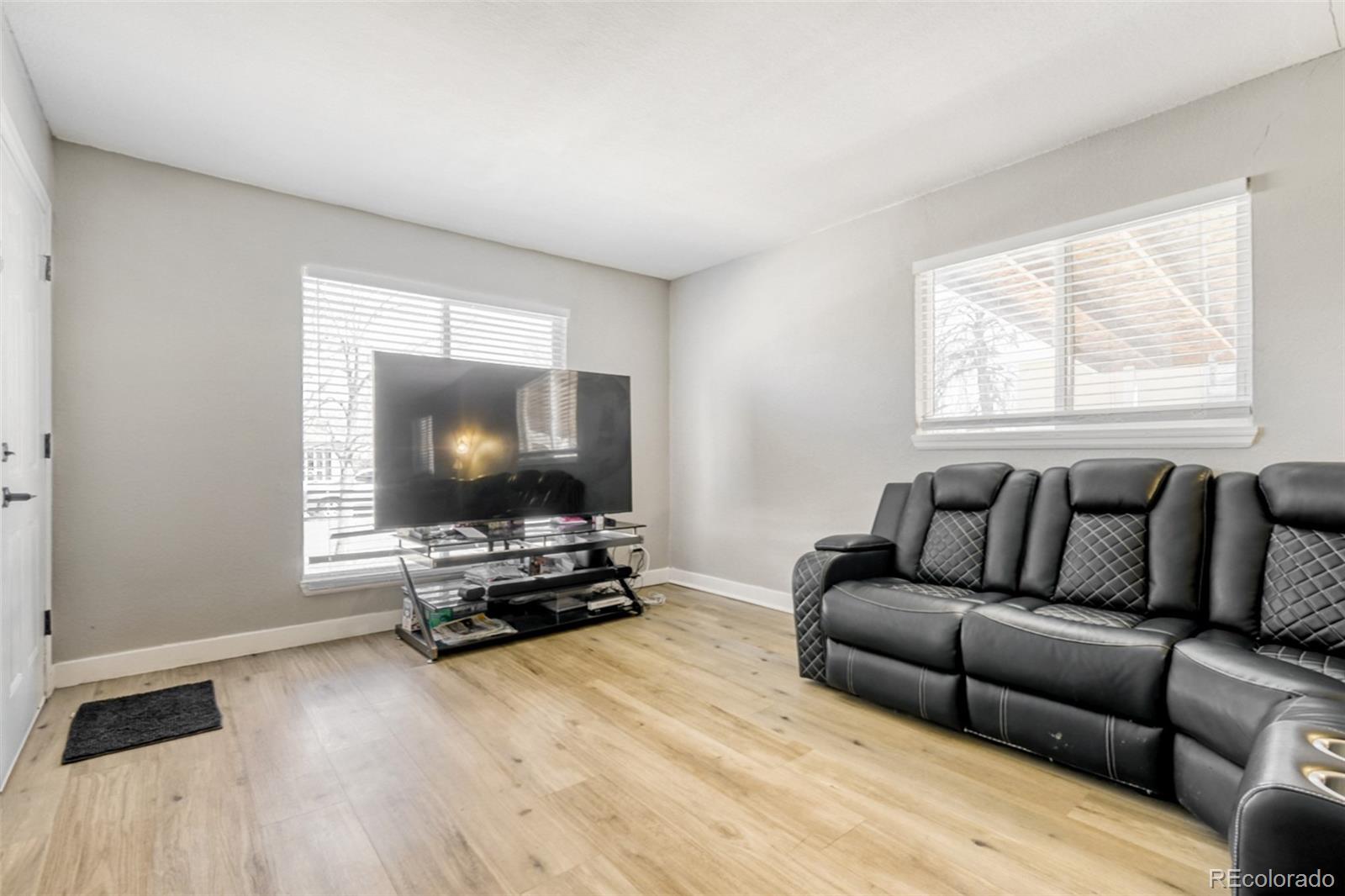 MLS Image #3 for 987  vaughn street,aurora, Colorado