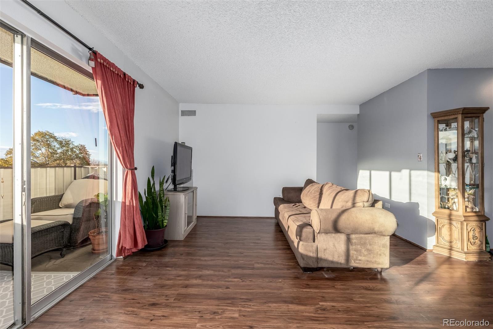 MLS Image #8 for 1313  steele street,denver, Colorado
