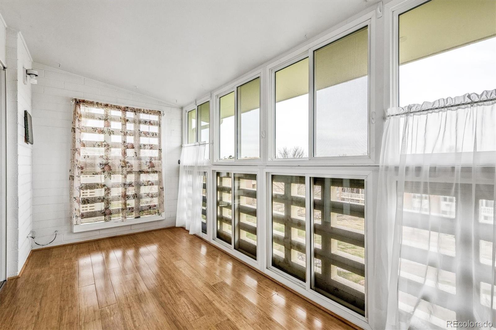 MLS Image #17 for 675 s alton way,denver, Colorado