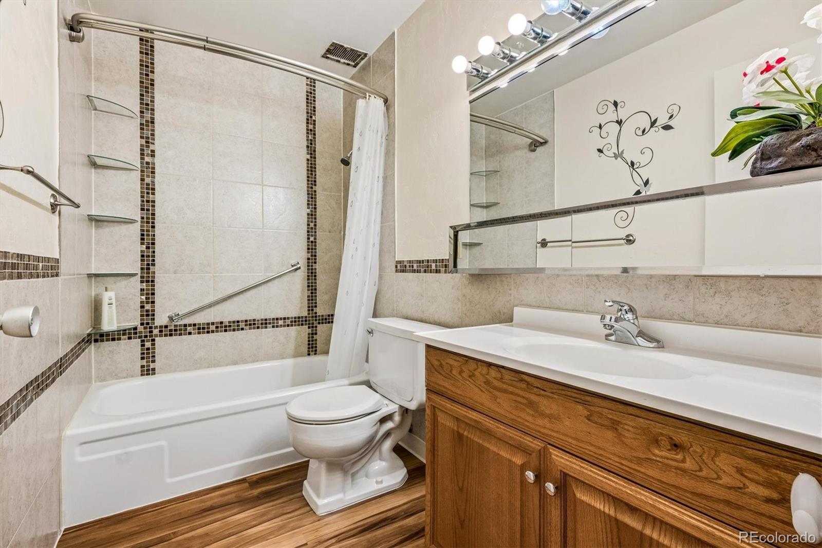MLS Image #9 for 675 s alton way,denver, Colorado