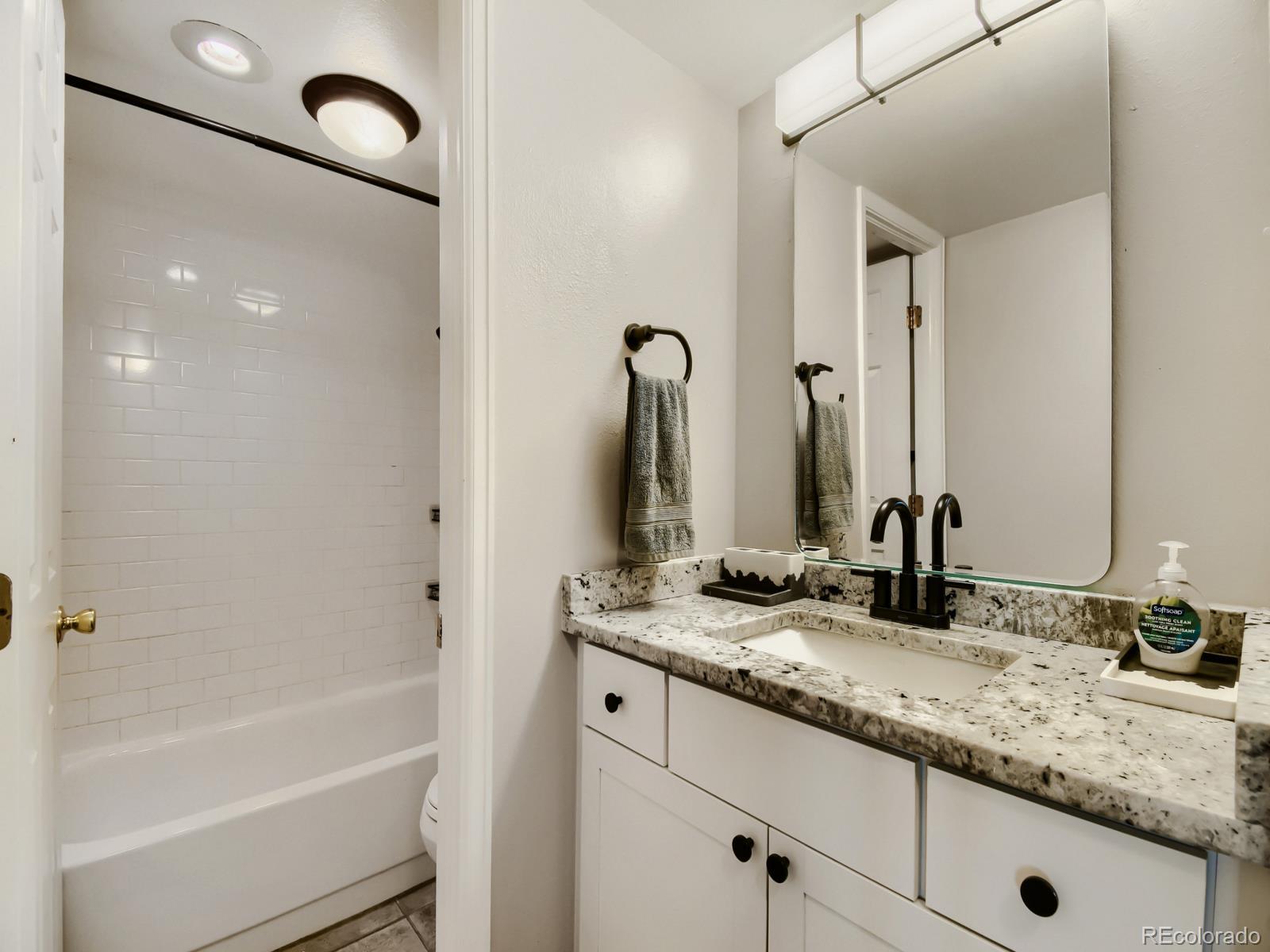 MLS Image #14 for 1433 n williams street 305,denver, Colorado