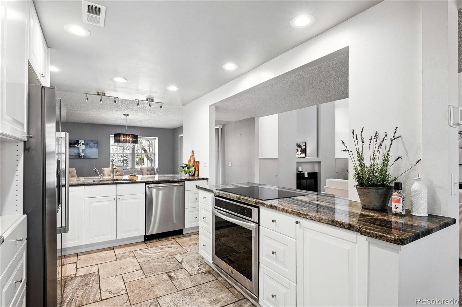 MLS Image #14 for 2770 s elmira street,denver, Colorado