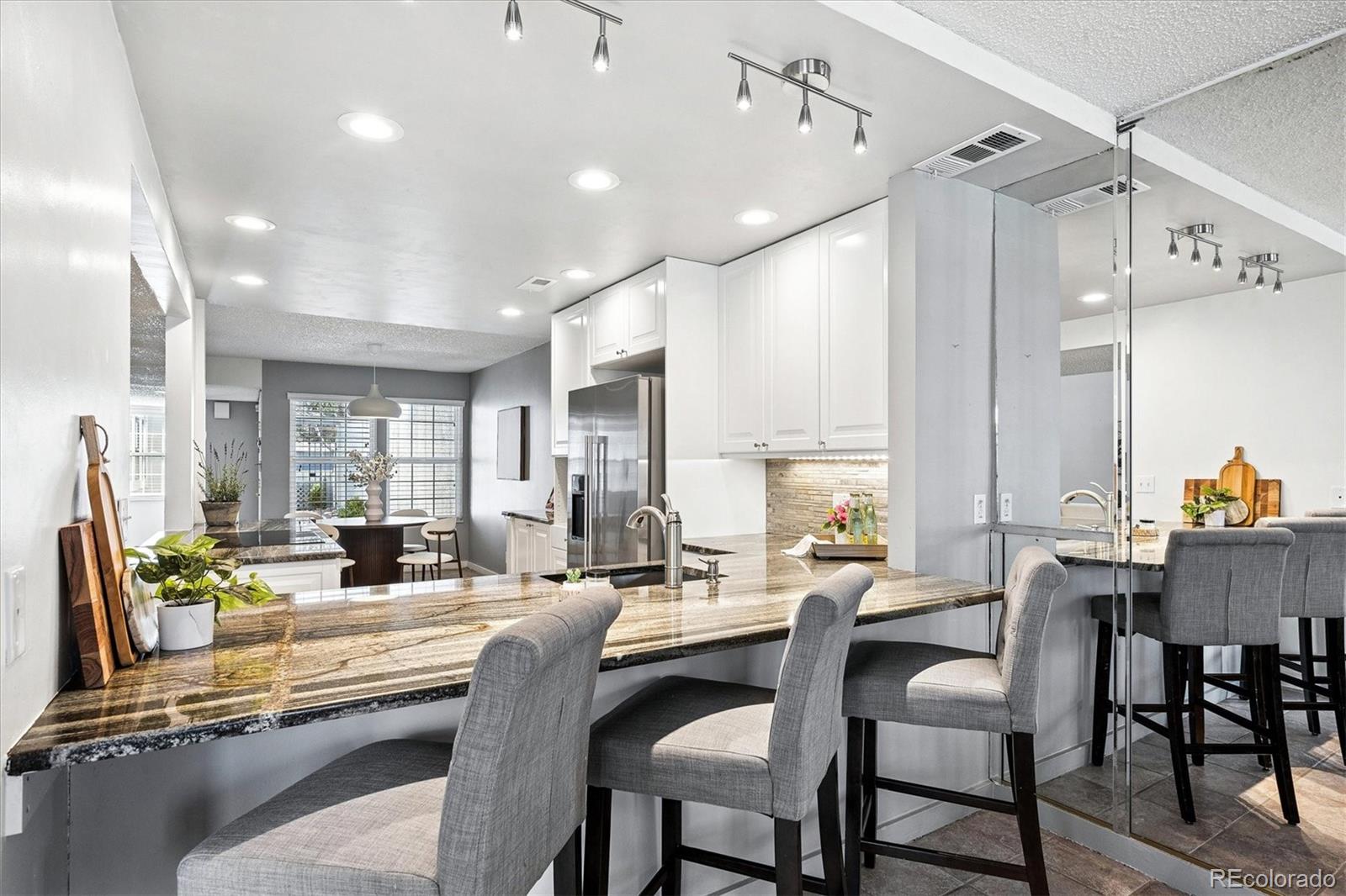 MLS Image #16 for 2770 s elmira street,denver, Colorado