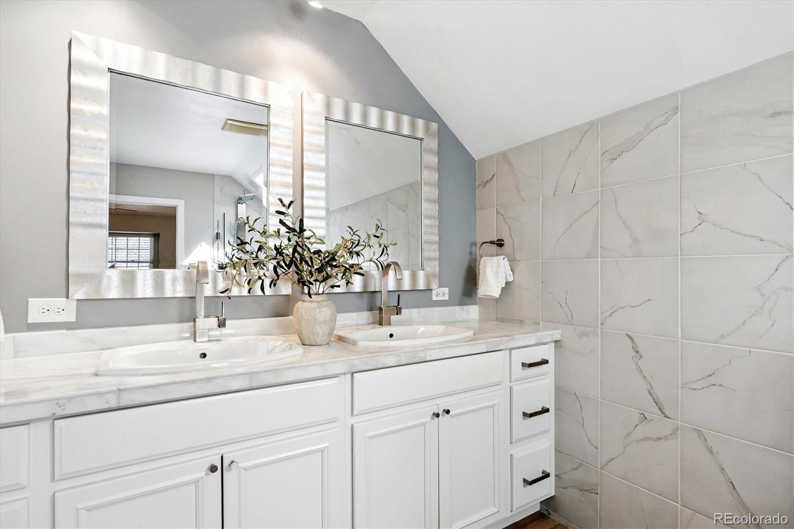 MLS Image #23 for 2770 s elmira street,denver, Colorado