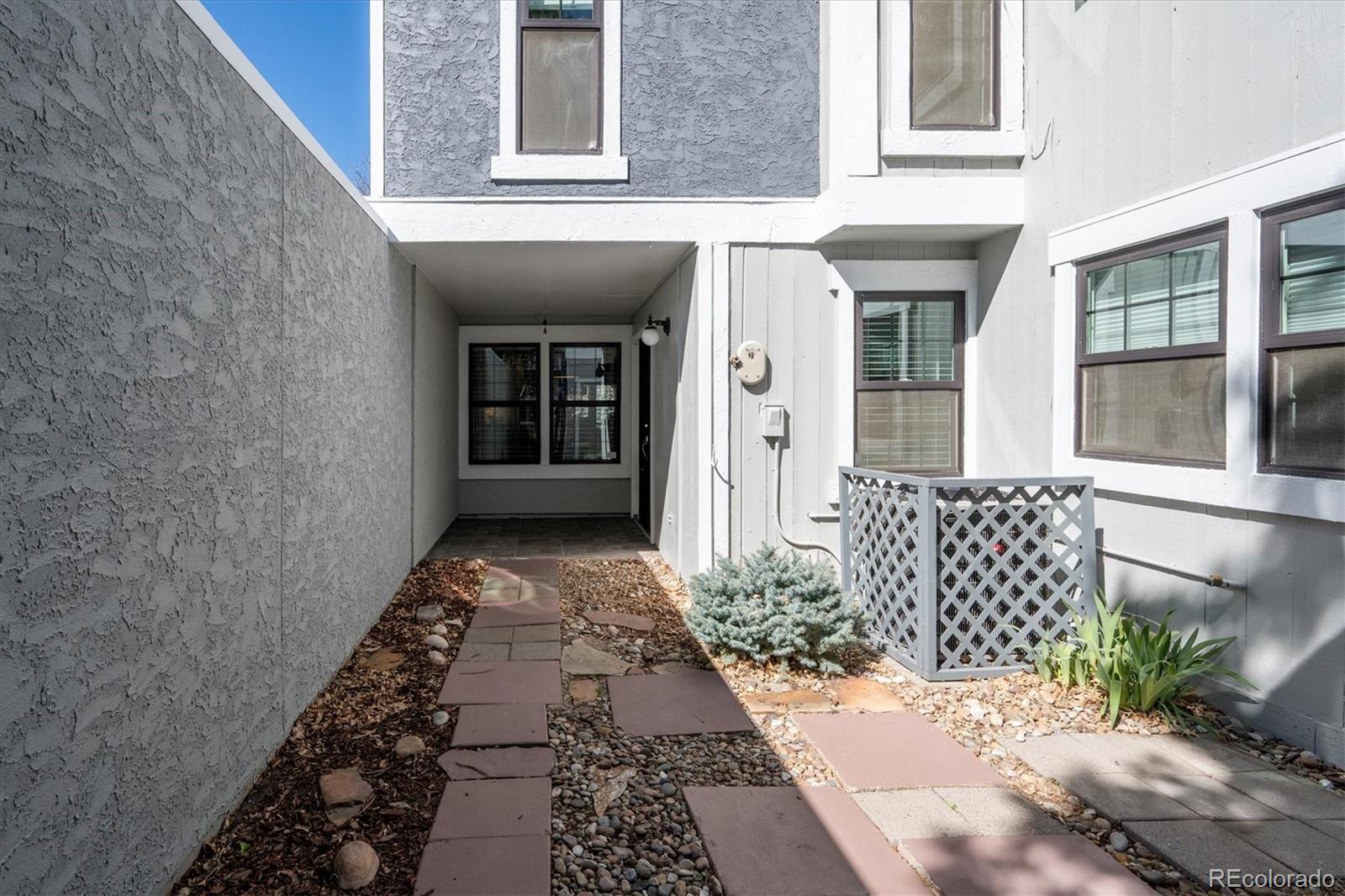 MLS Image #5 for 2770 s elmira street,denver, Colorado