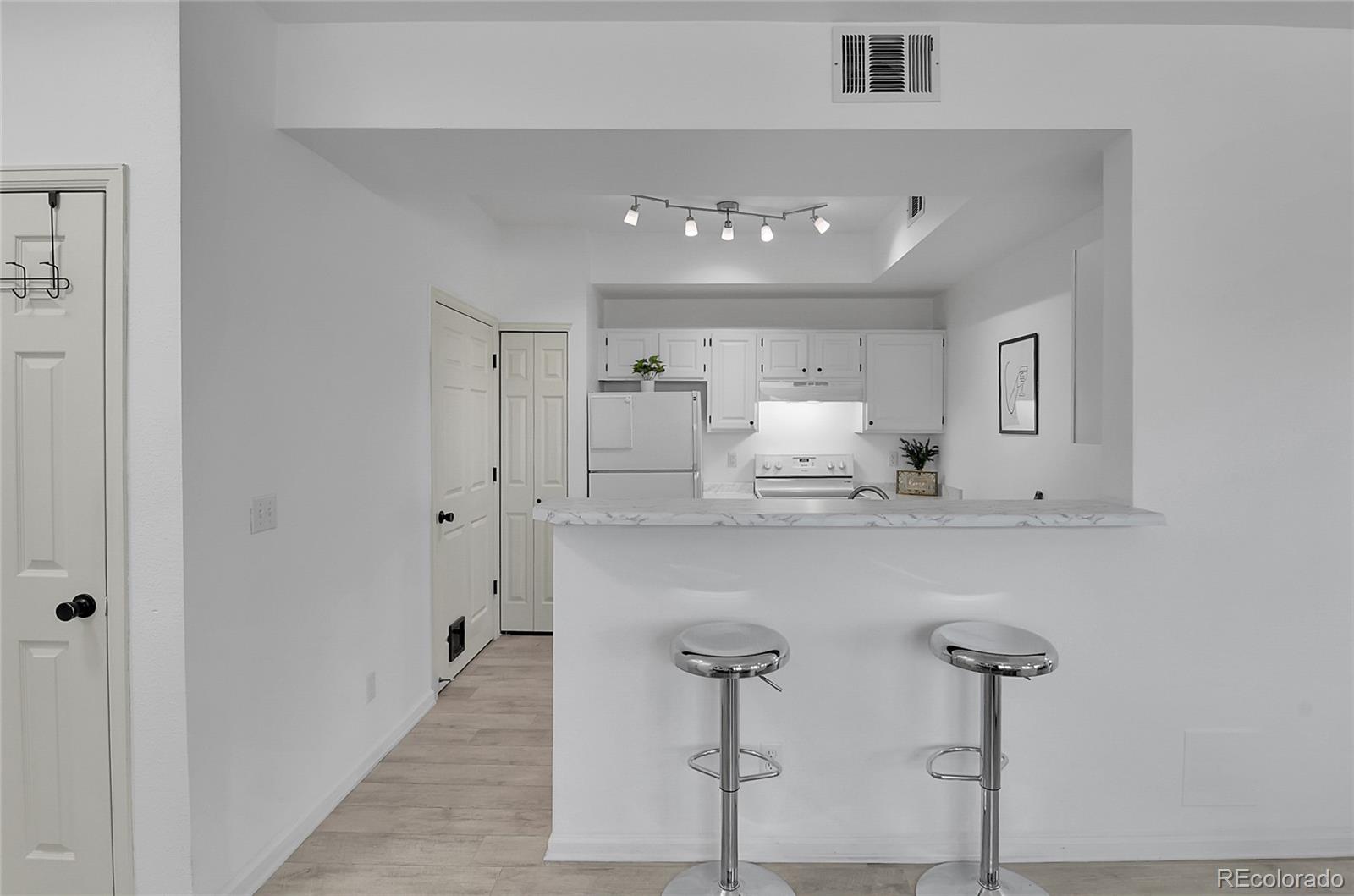 MLS Image #11 for 12768  ironstone way 204,parker, Colorado