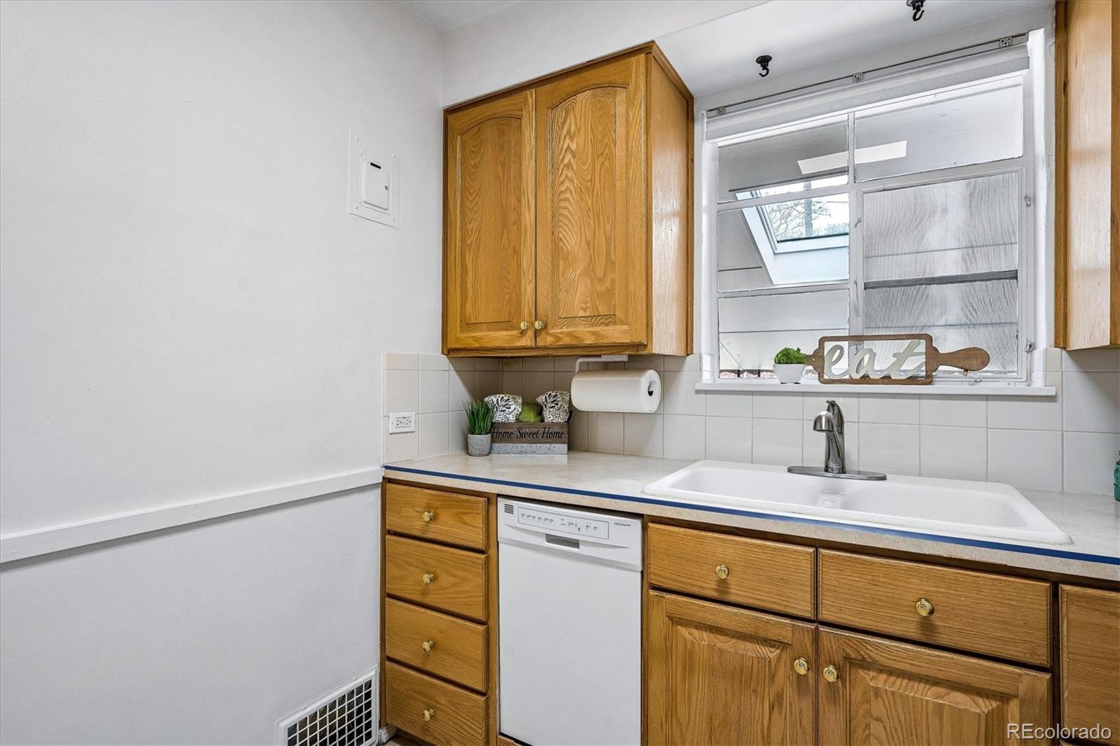 MLS Image #11 for 794  niagara street,denver, Colorado