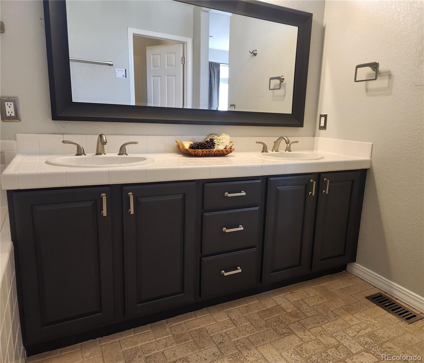 MLS Image #11 for 5366  flatrock court,morrison, Colorado