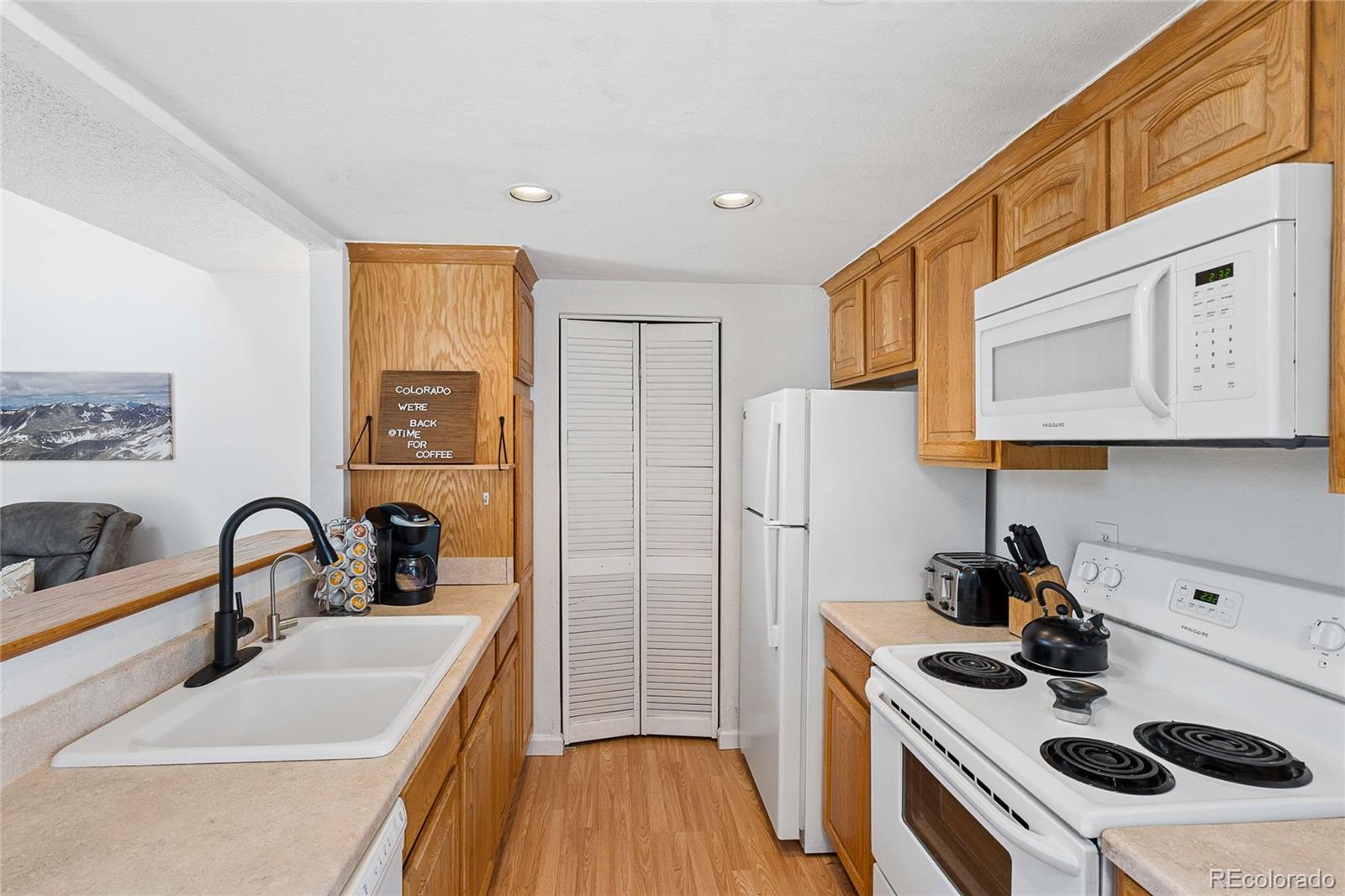 MLS Image #9 for 2003 s helena street,aurora, Colorado