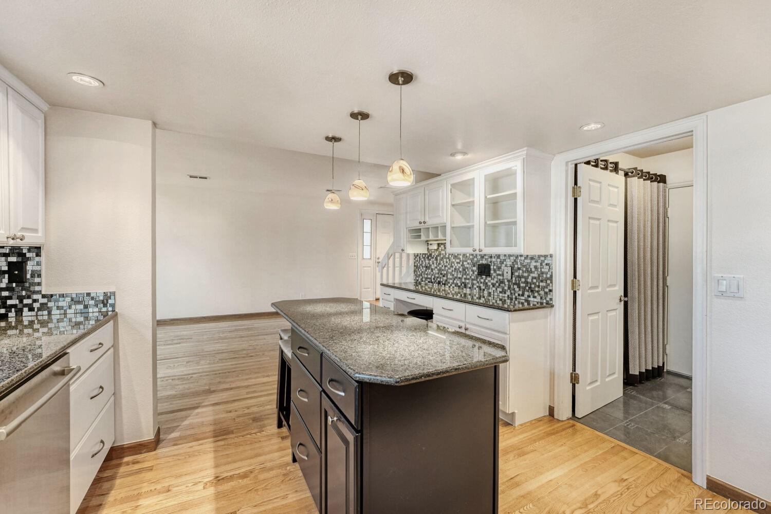 MLS Image #9 for 12662 e warren drive,aurora, Colorado
