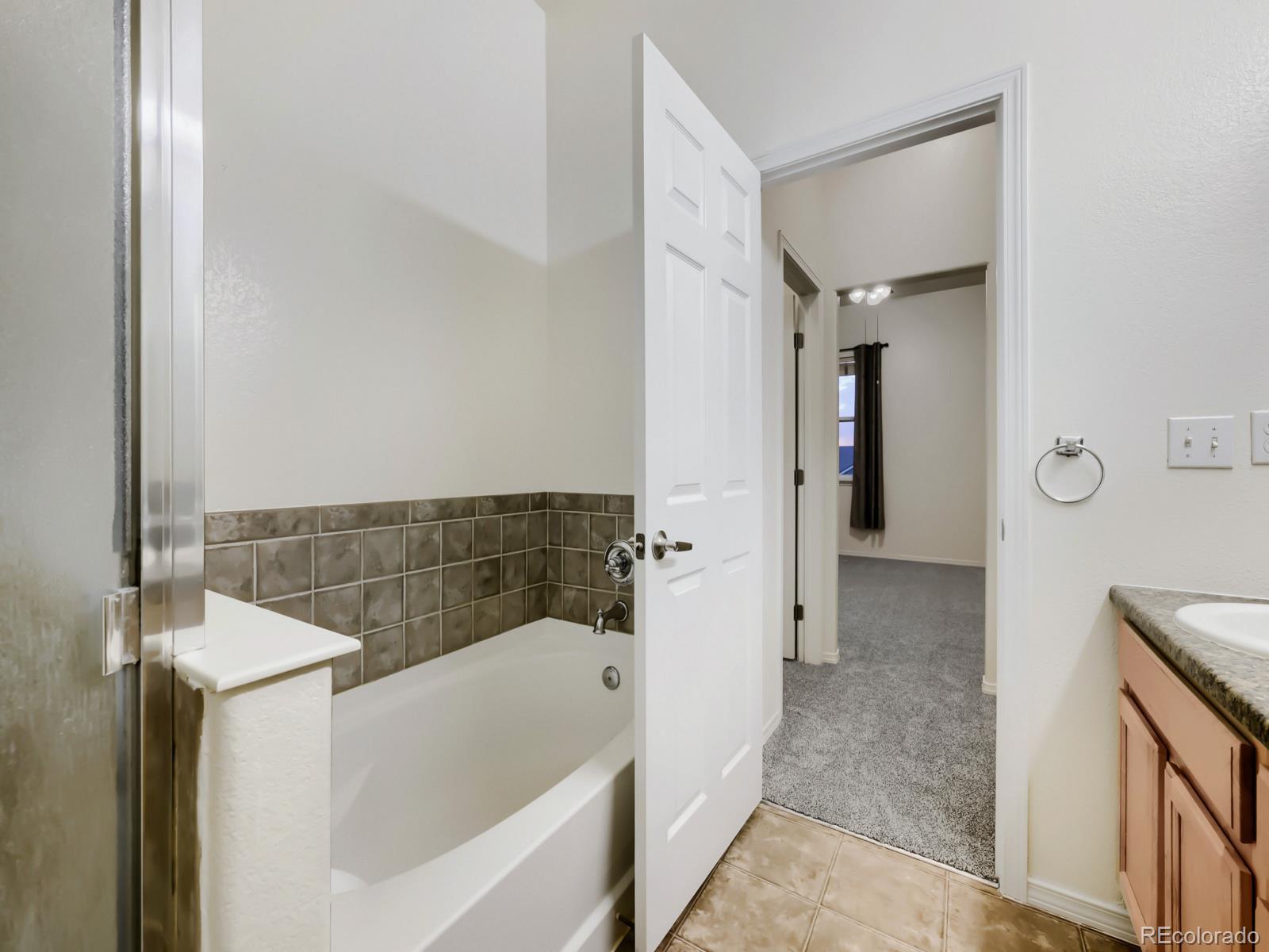 MLS Image #16 for 8467  canyon rim circle,englewood, Colorado
