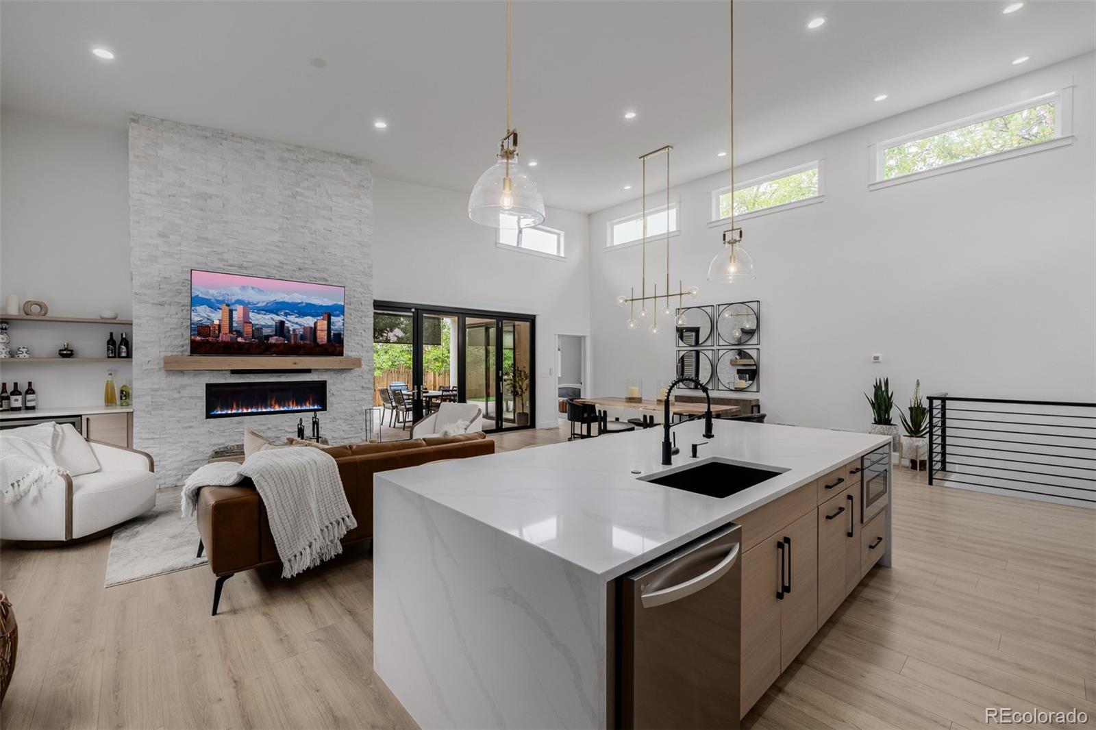 MLS Image #10 for 2901 s bellaire street,denver, Colorado