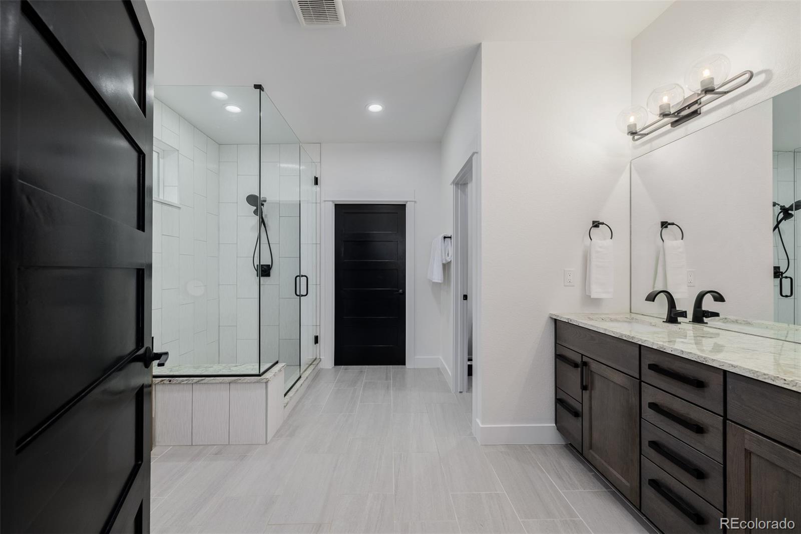 MLS Image #14 for 2901 s bellaire street,denver, Colorado