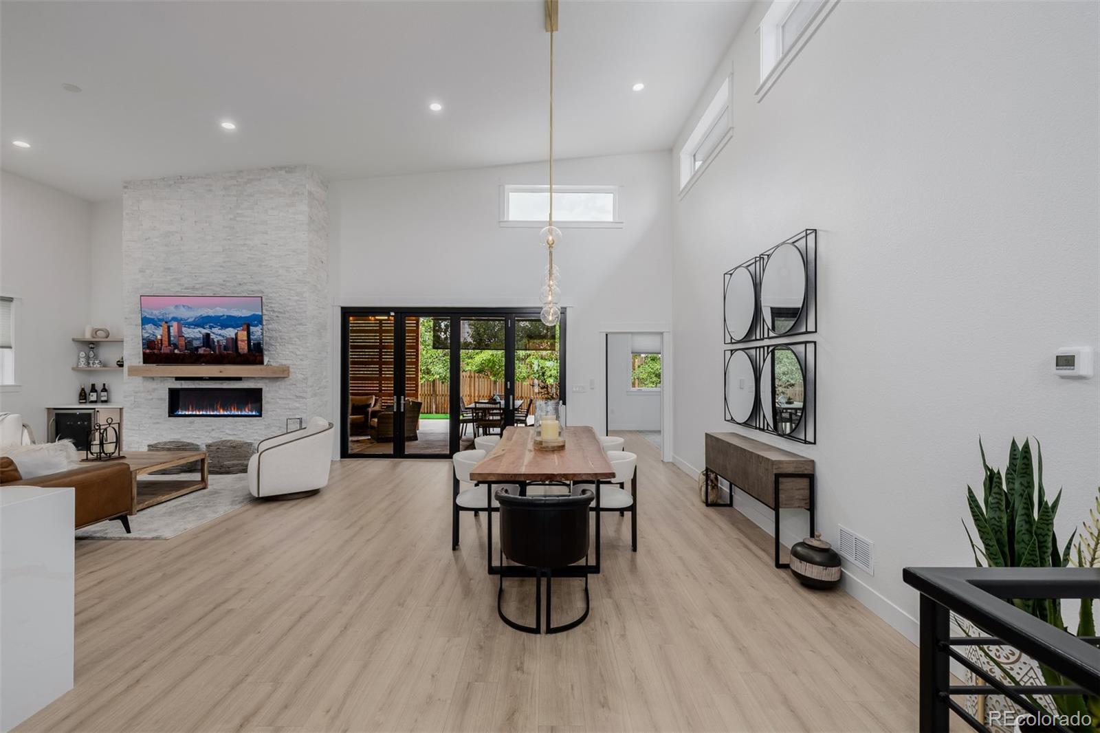 MLS Image #5 for 2901 s bellaire street,denver, Colorado