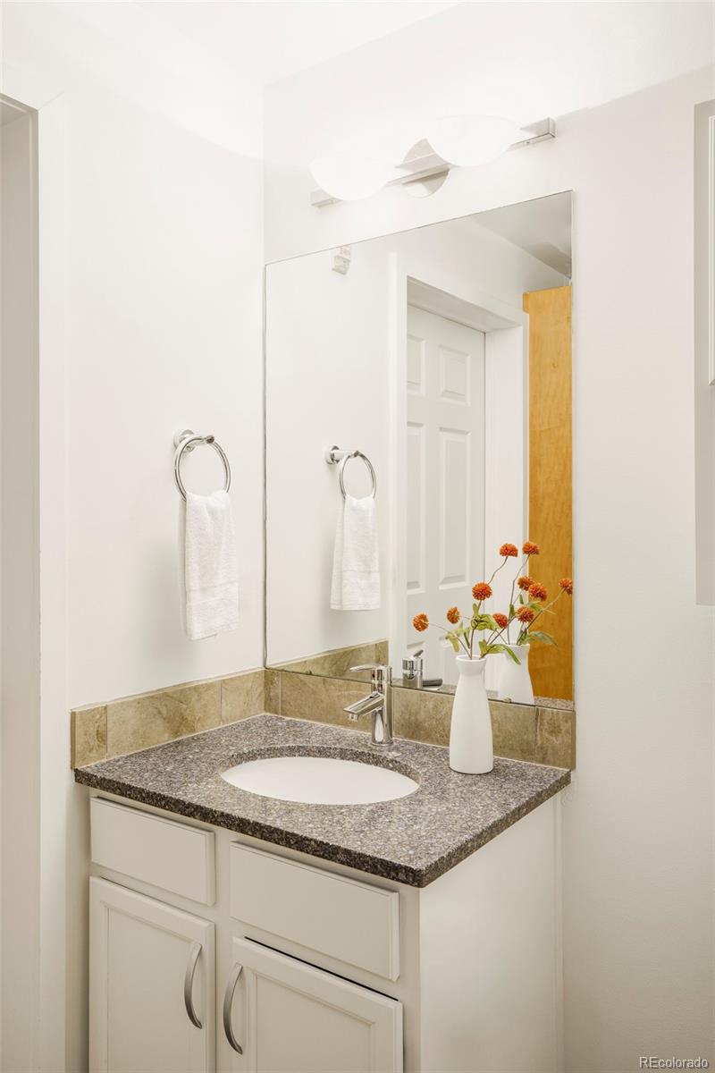 MLS Image #15 for 1313 s clarkson street 208,denver, Colorado