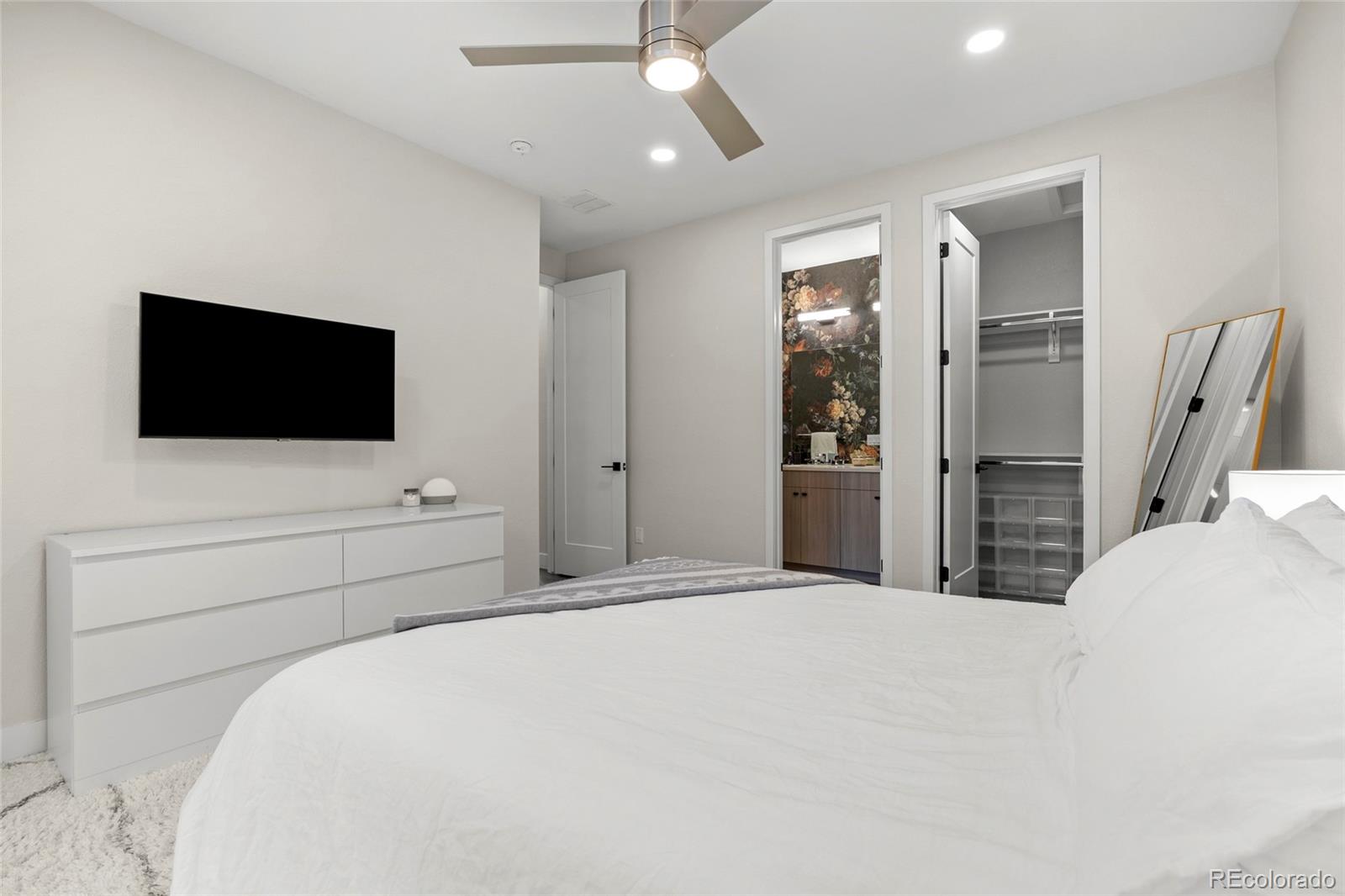 MLS Image #17 for 5009 s platte river parkway,littleton, Colorado