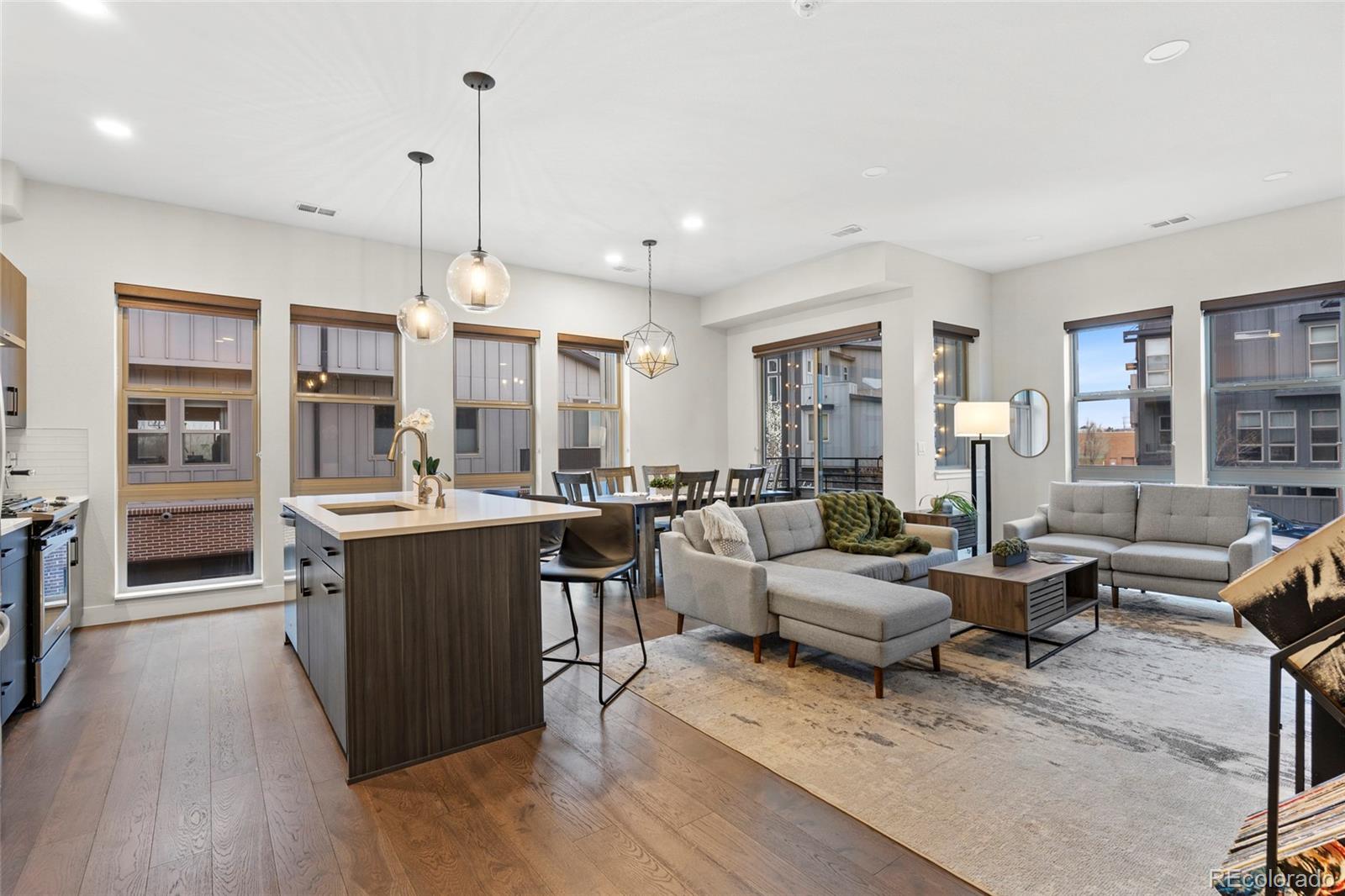 MLS Image #2 for 5009 s platte river parkway,littleton, Colorado