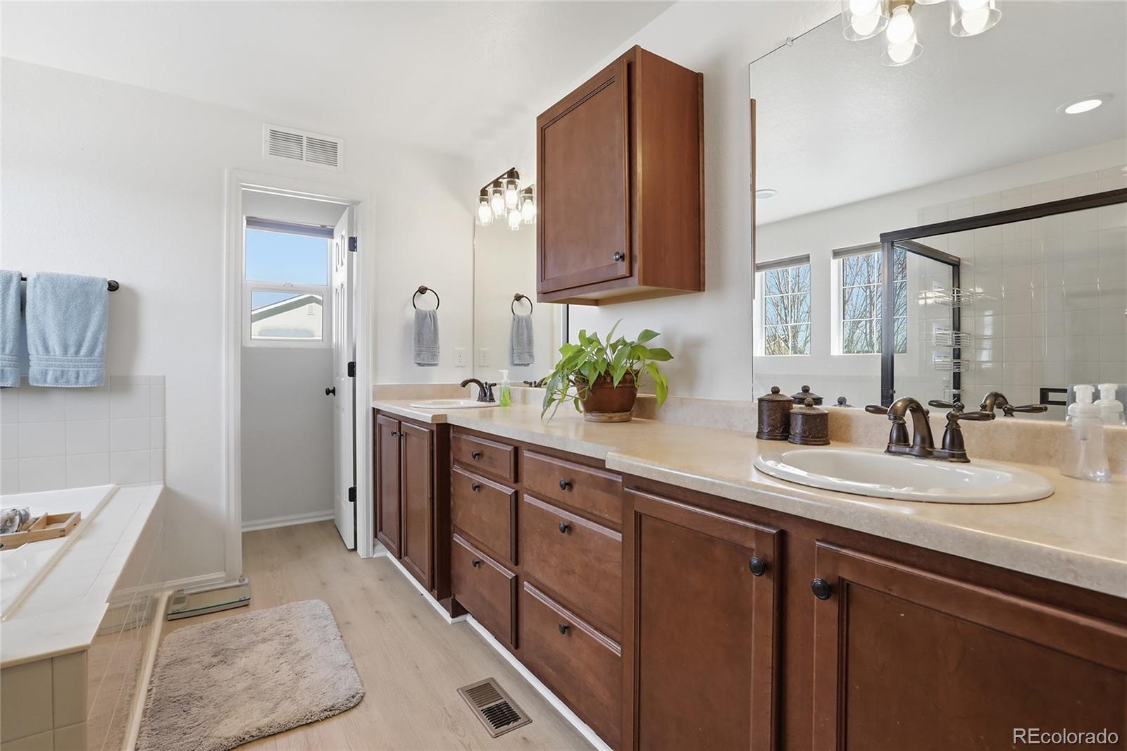 MLS Image #4 for 5548  killarney court,denver, Colorado