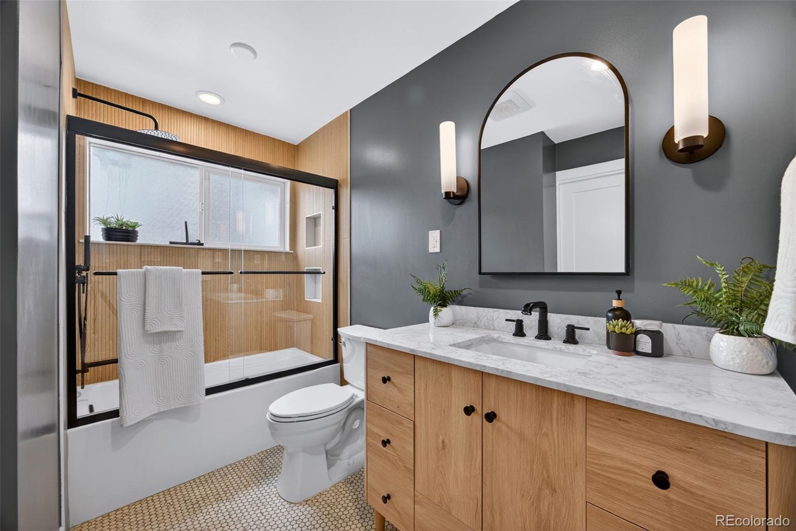 MLS Image #19 for 3075 s holly place,denver, Colorado
