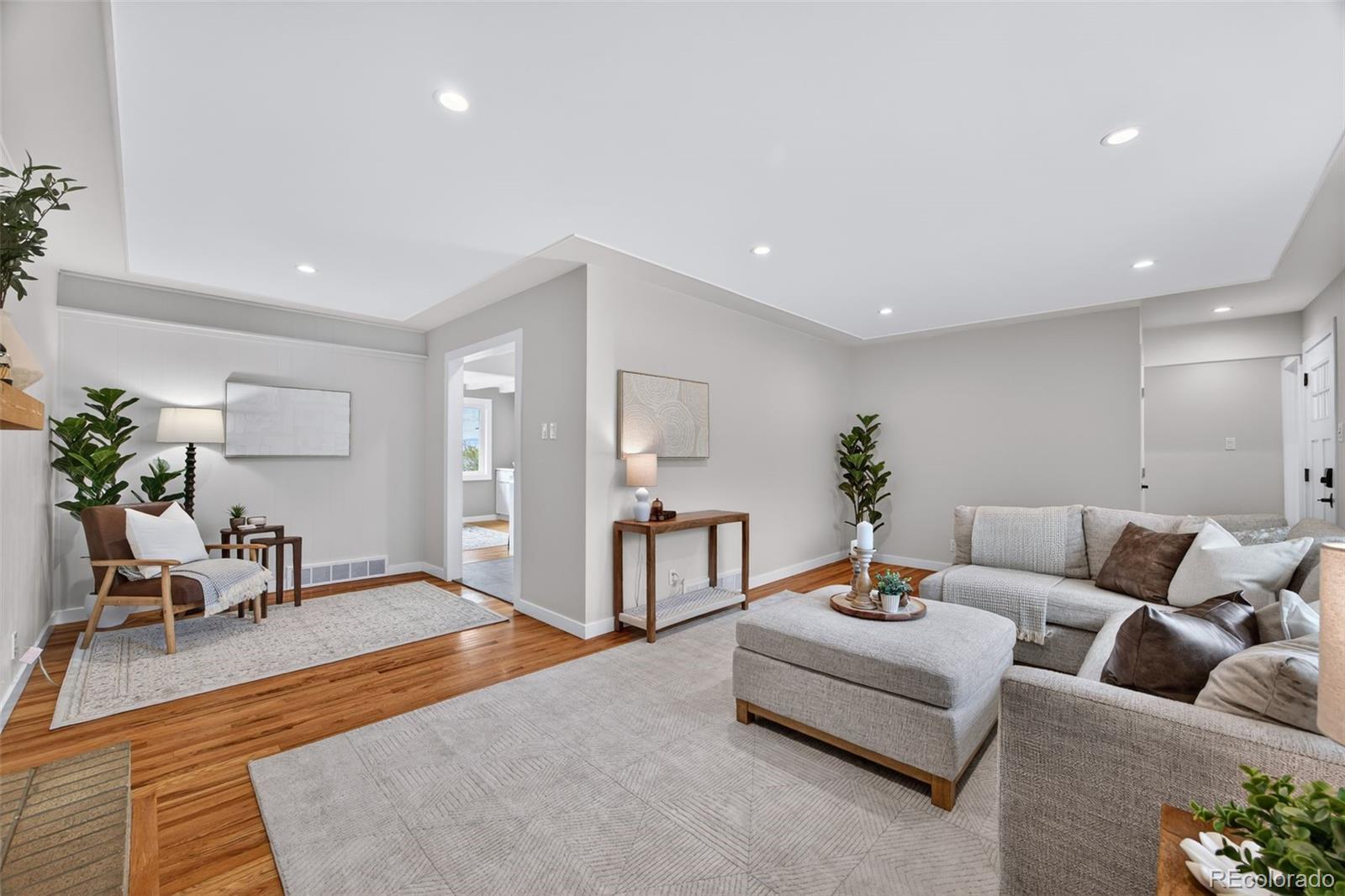 MLS Image #2 for 3075 s holly place,denver, Colorado