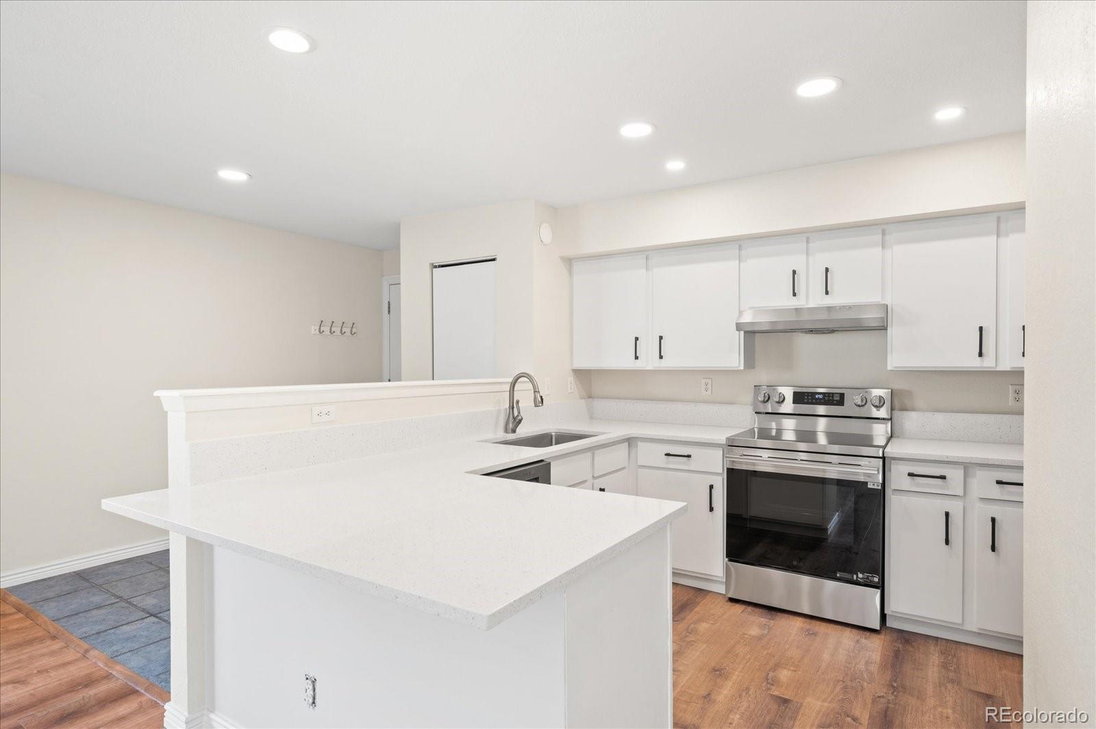 MLS Image #3 for 281 s zinnia way,denver, Colorado