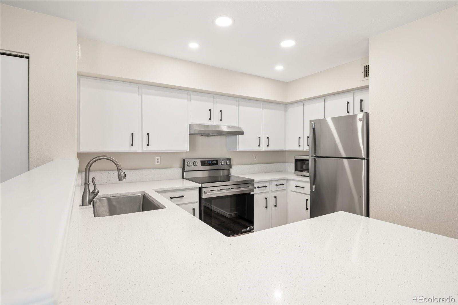 MLS Image #4 for 281 s zinnia way,denver, Colorado