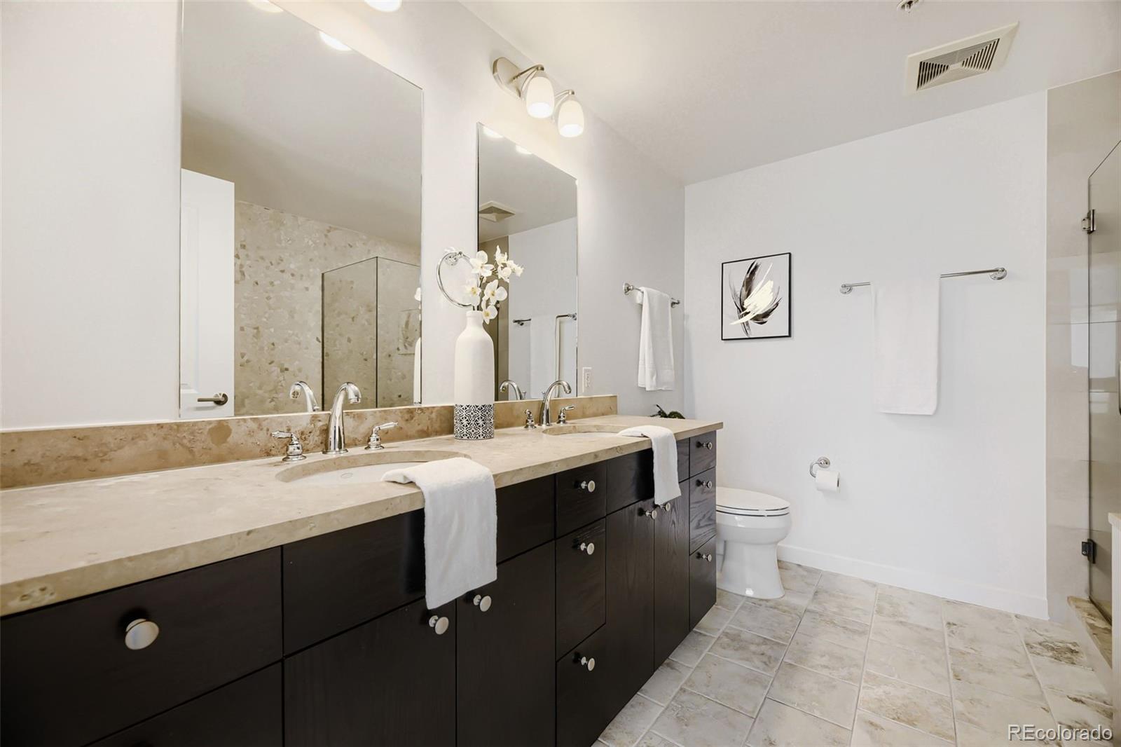 MLS Image #11 for 2001  lincoln street 710,denver, Colorado