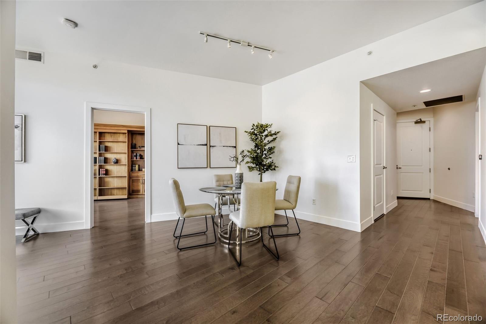 MLS Image #2 for 2001  lincoln street 710,denver, Colorado