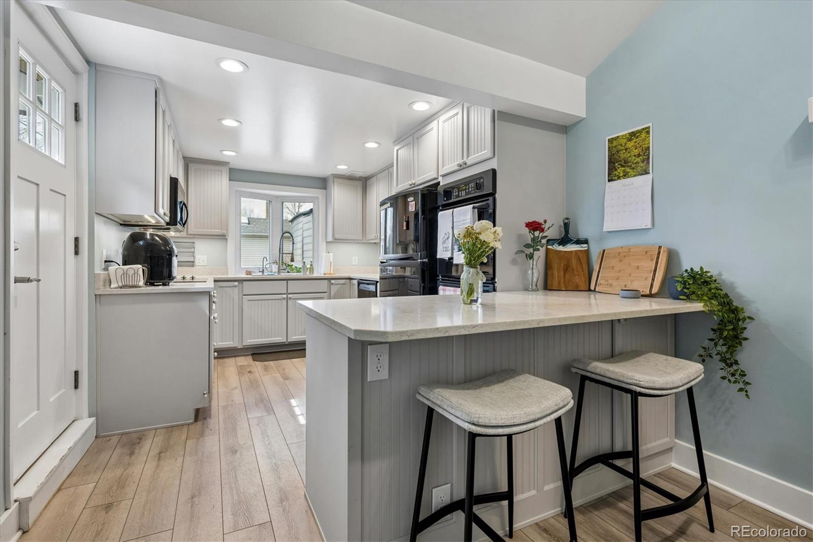 MLS Image #10 for 1819 s madison street,denver, Colorado