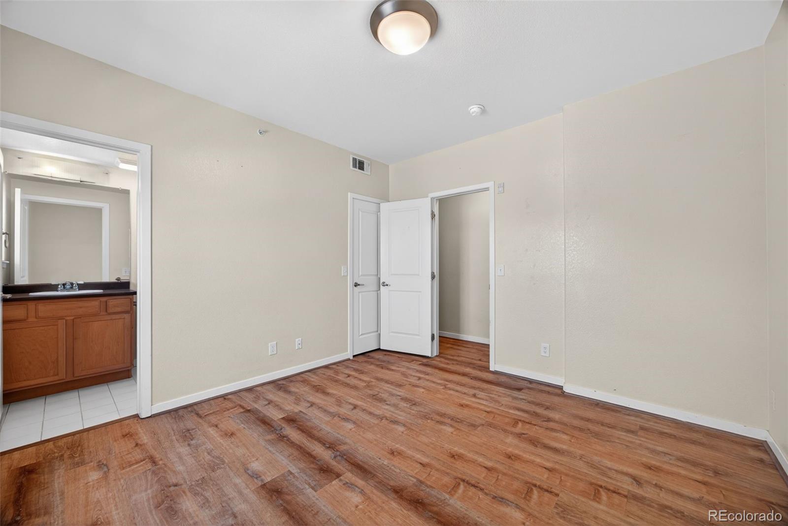 MLS Image #18 for 2389 s high street,denver, Colorado