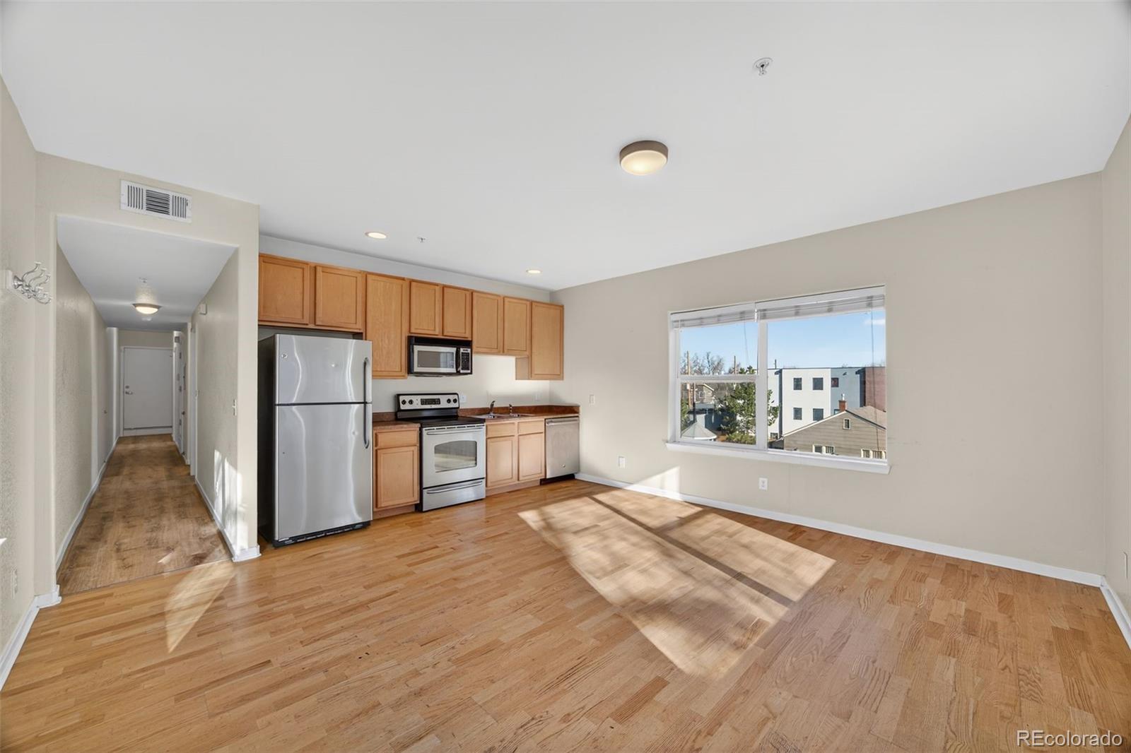 MLS Image #4 for 2389 s high street,denver, Colorado