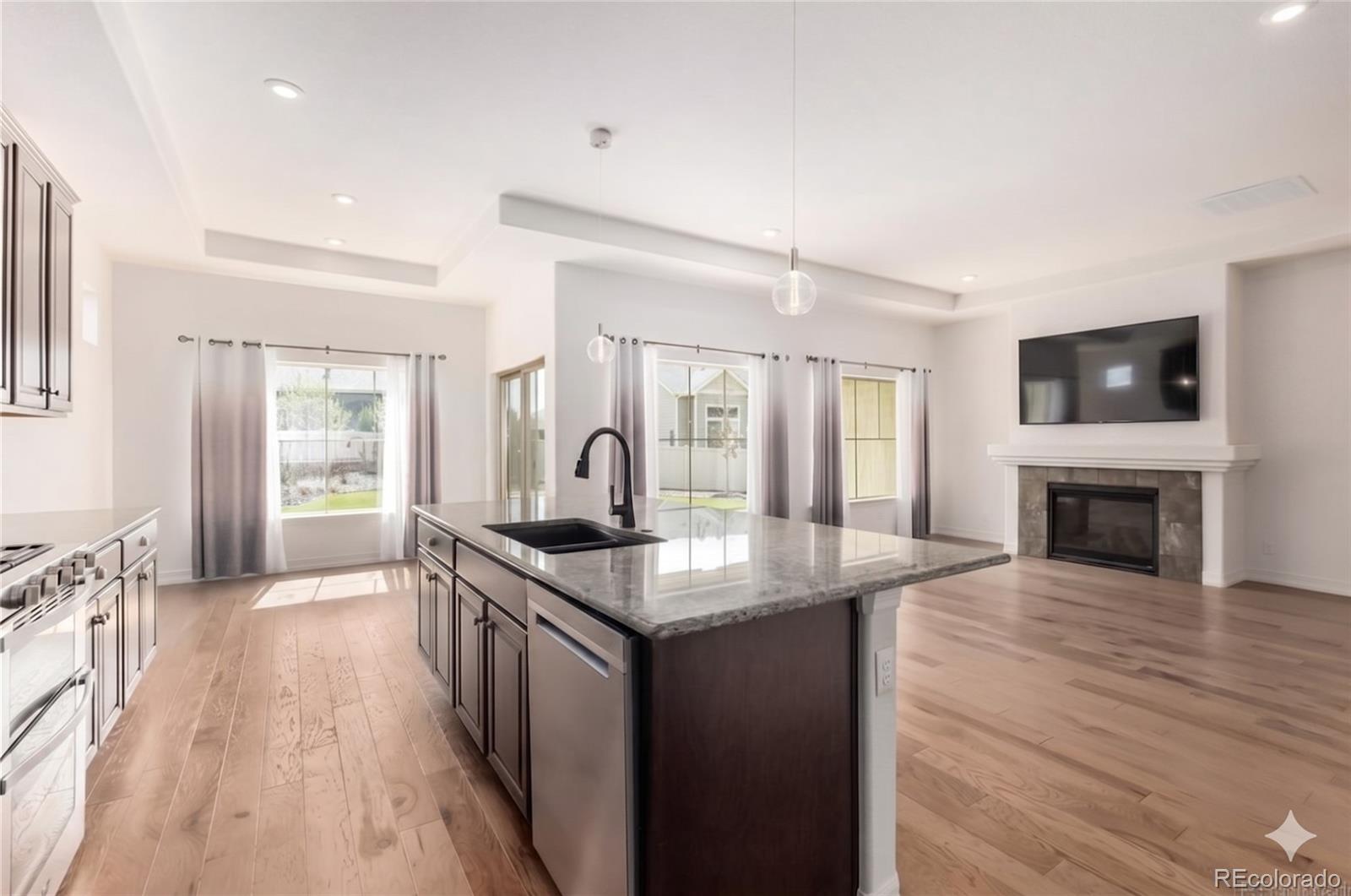 MLS Image #10 for 20422 e 52nd avenue,denver, Colorado