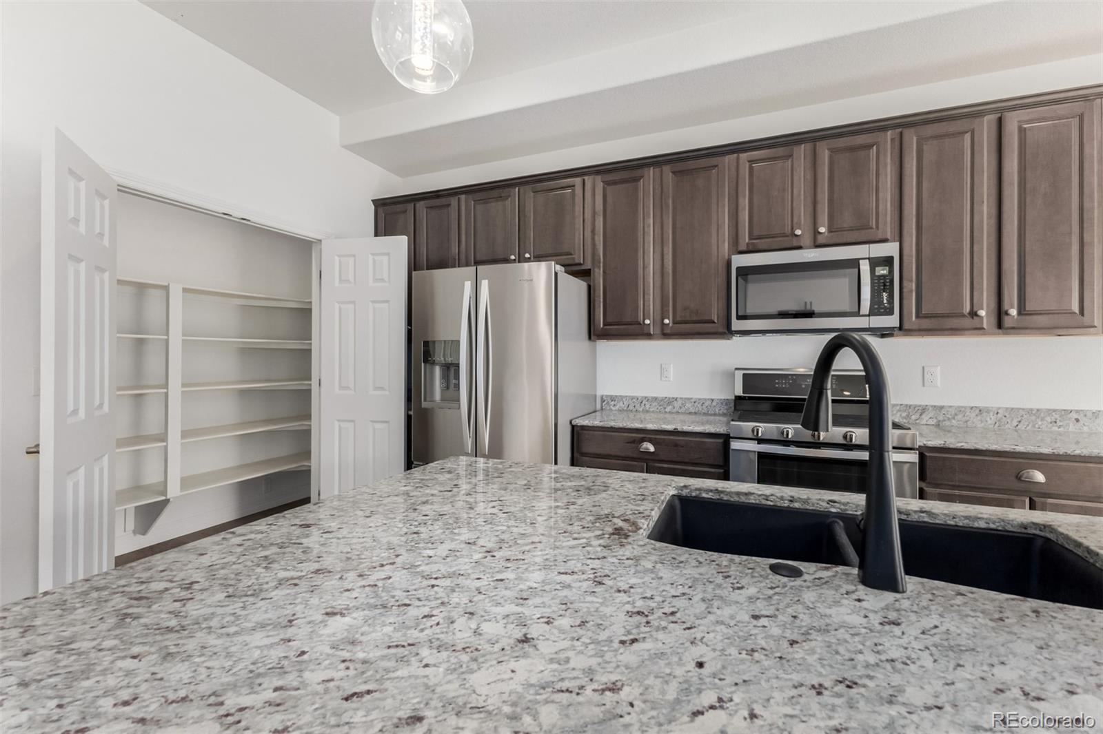 MLS Image #11 for 20422 e 52nd avenue,denver, Colorado