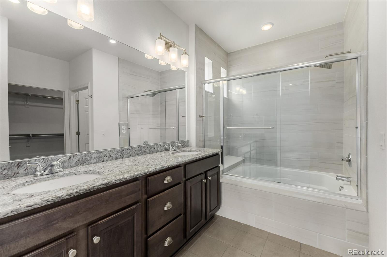 MLS Image #17 for 20422 e 52nd avenue,denver, Colorado