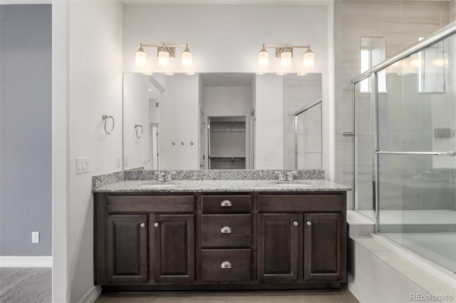 MLS Image #18 for 20422 e 52nd avenue,denver, Colorado