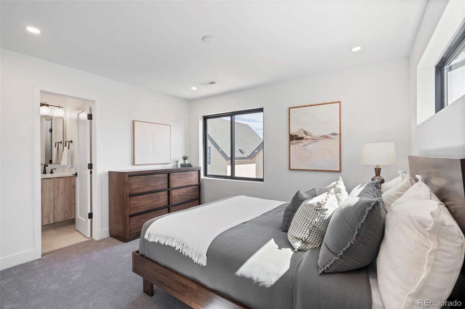 MLS Image #24 for 3240 n franklin street,denver, Colorado