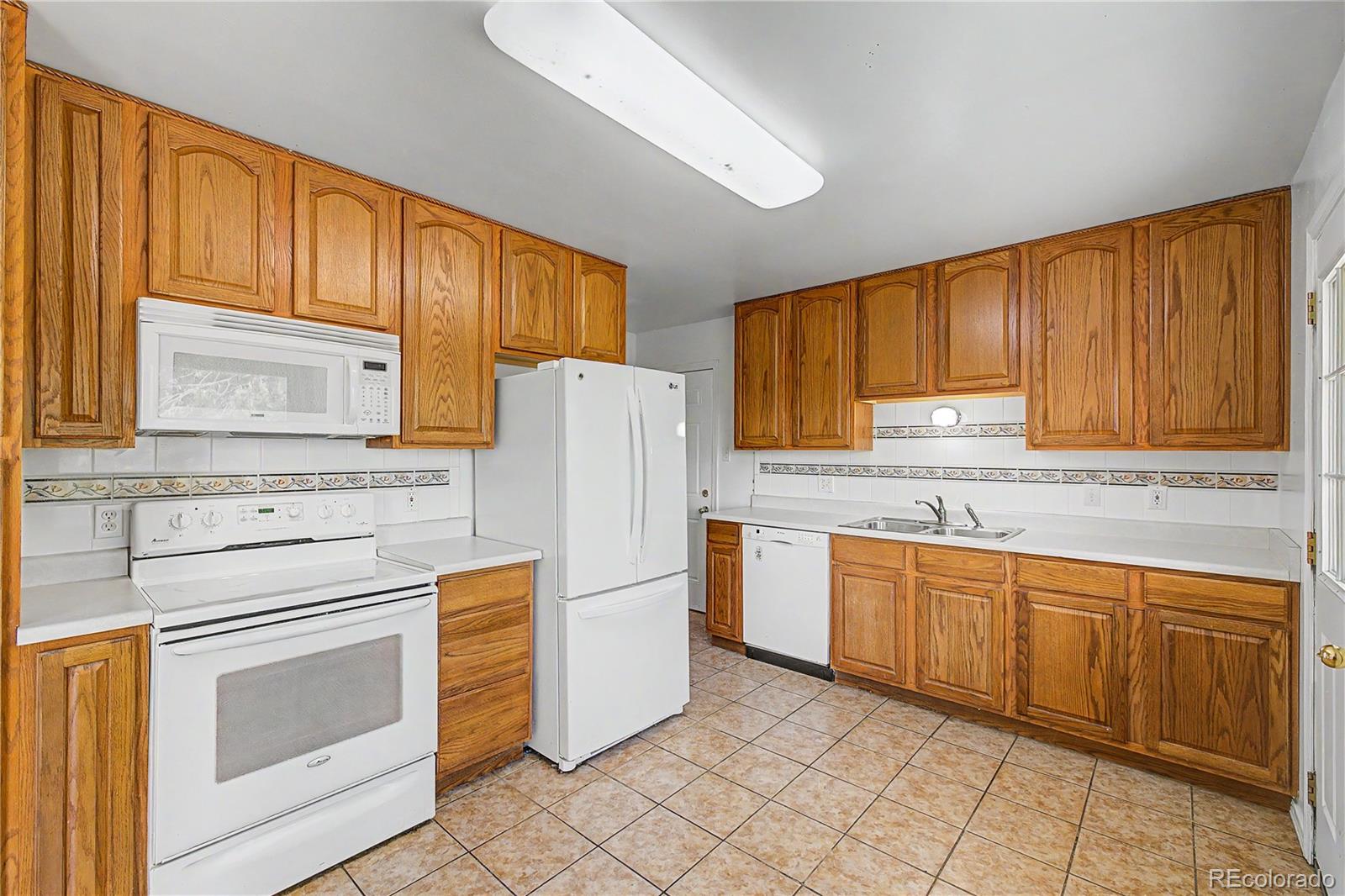 MLS Image #8 for 12097 w mexico place,lakewood, Colorado