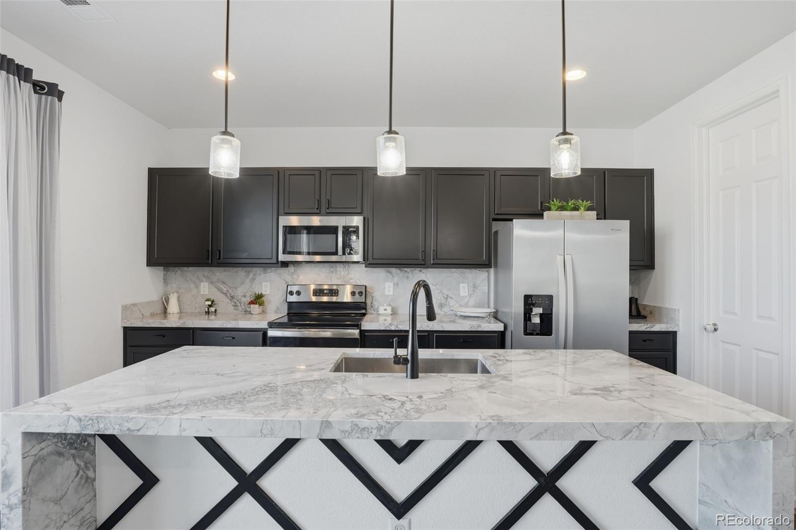 MLS Image #14 for 3963  flat rock street,aurora, Colorado