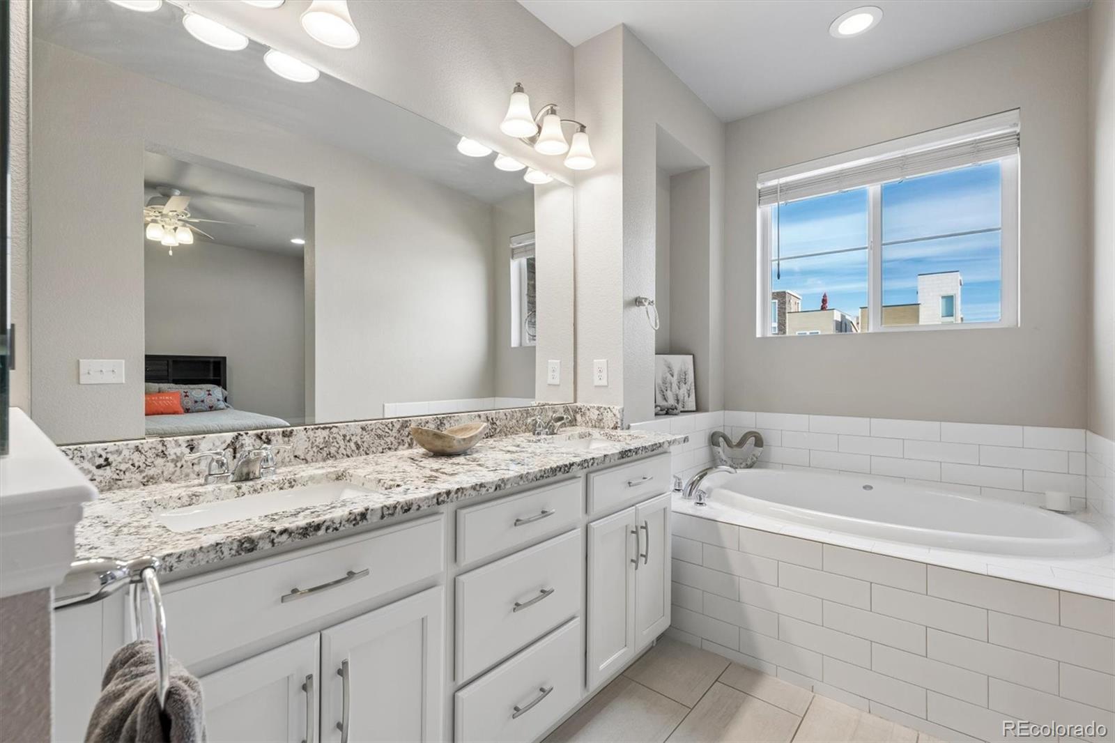 MLS Image #13 for 522 e dry creek place,littleton, Colorado