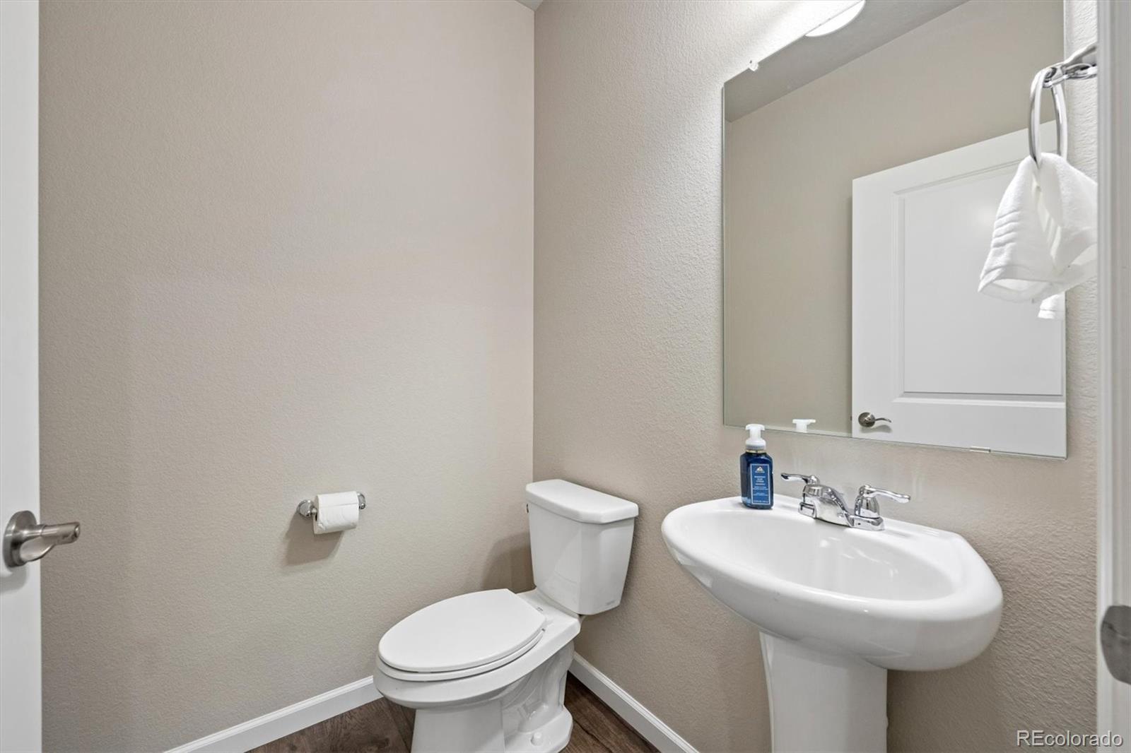 MLS Image #19 for 522 e dry creek place,littleton, Colorado