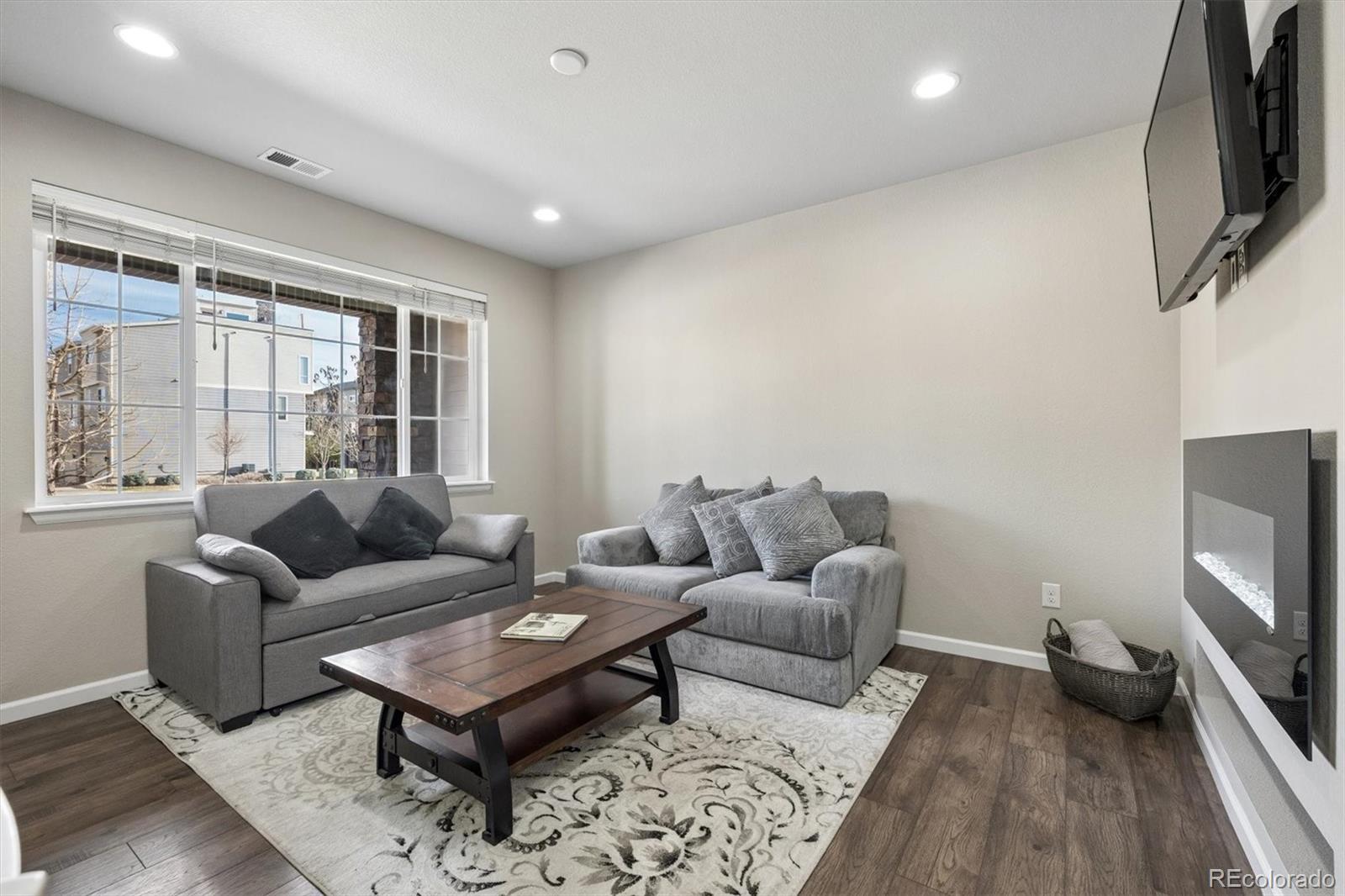 MLS Image #2 for 522 e dry creek place,littleton, Colorado