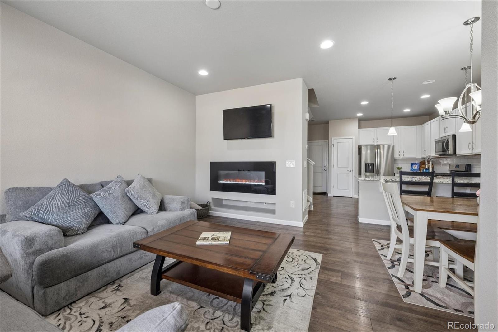 MLS Image #4 for 522 e dry creek place,littleton, Colorado