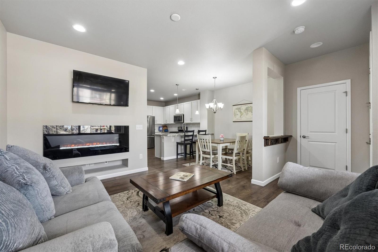 MLS Image #6 for 522 e dry creek place,littleton, Colorado