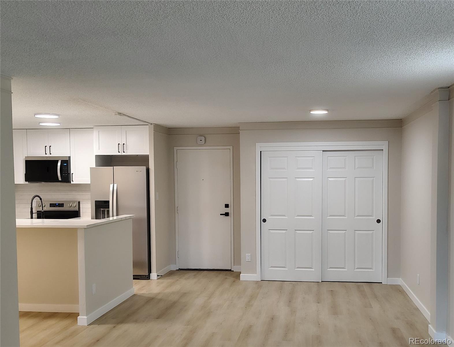 MLS Image #10 for 2880 s locust street,denver, Colorado