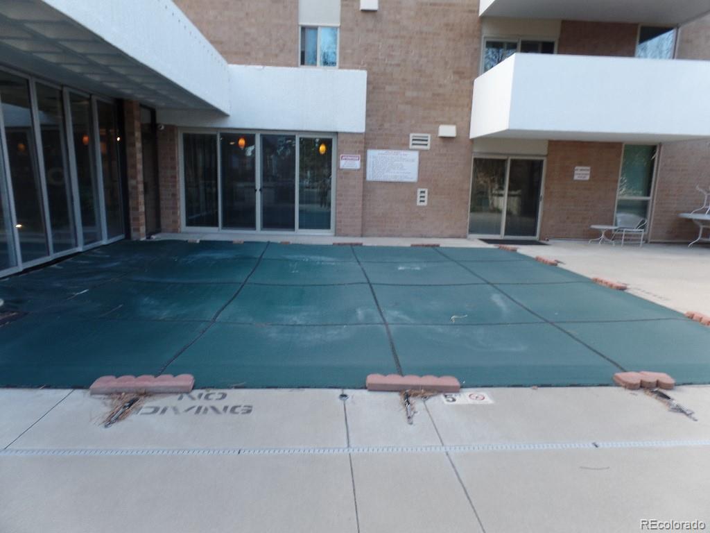 MLS Image #22 for 2880 s locust street,denver, Colorado