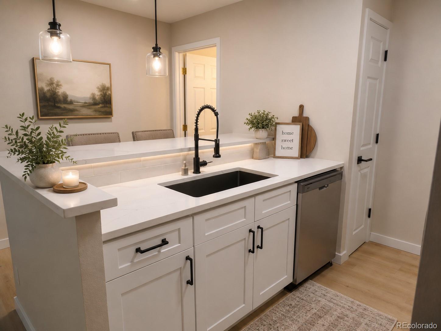 MLS Image #4 for 2880 s locust street,denver, Colorado