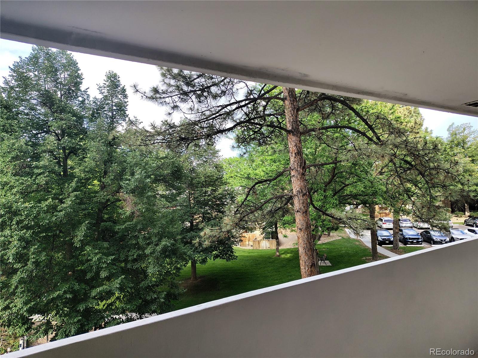 MLS Image #41 for 2880 s locust street,denver, Colorado