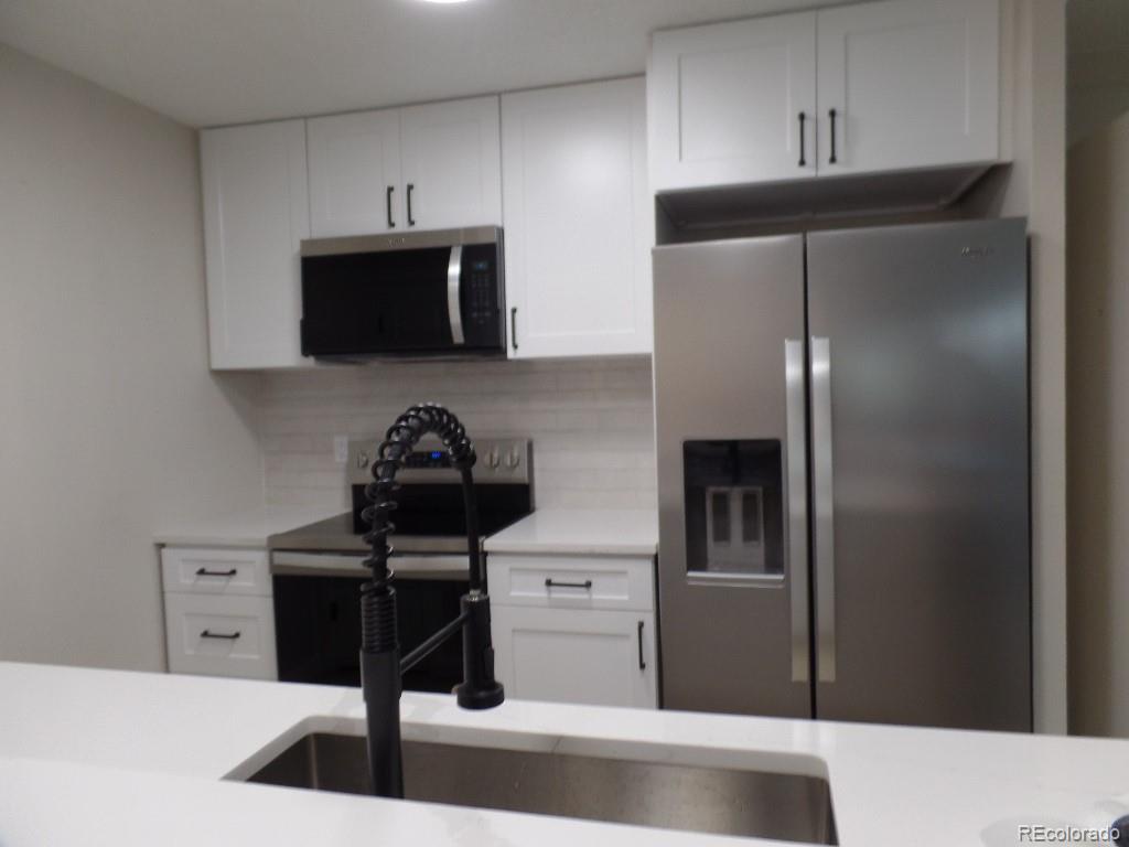 MLS Image #5 for 2880 s locust street,denver, Colorado