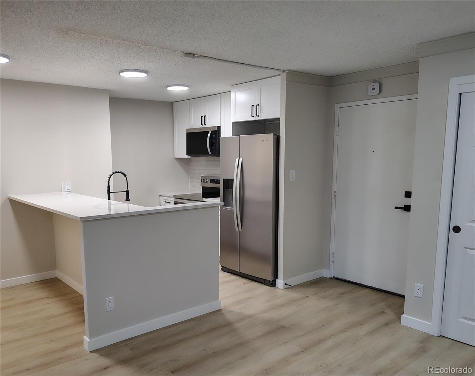 MLS Image #9 for 2880 s locust street,denver, Colorado